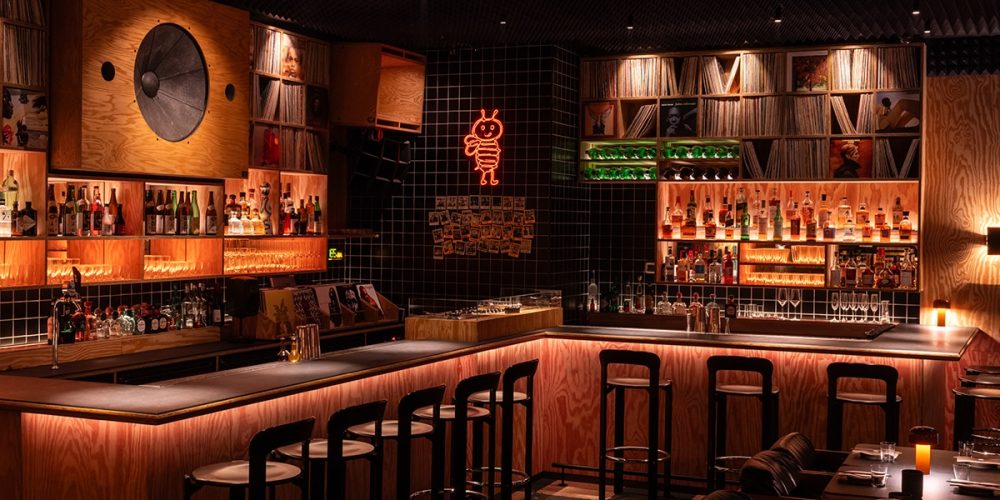 bar